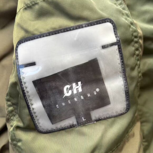 Men's Khaki and Green Jacket - Picture 6 of 8